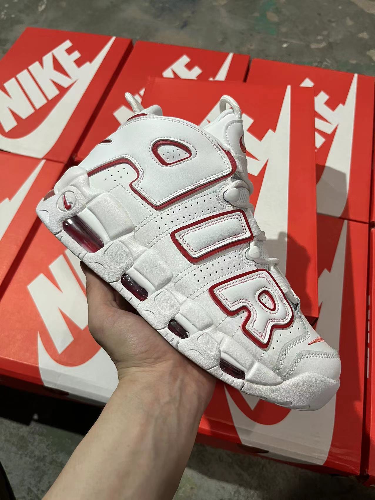 Nike Air More Uptempo"White Varsity Red Outl ine"