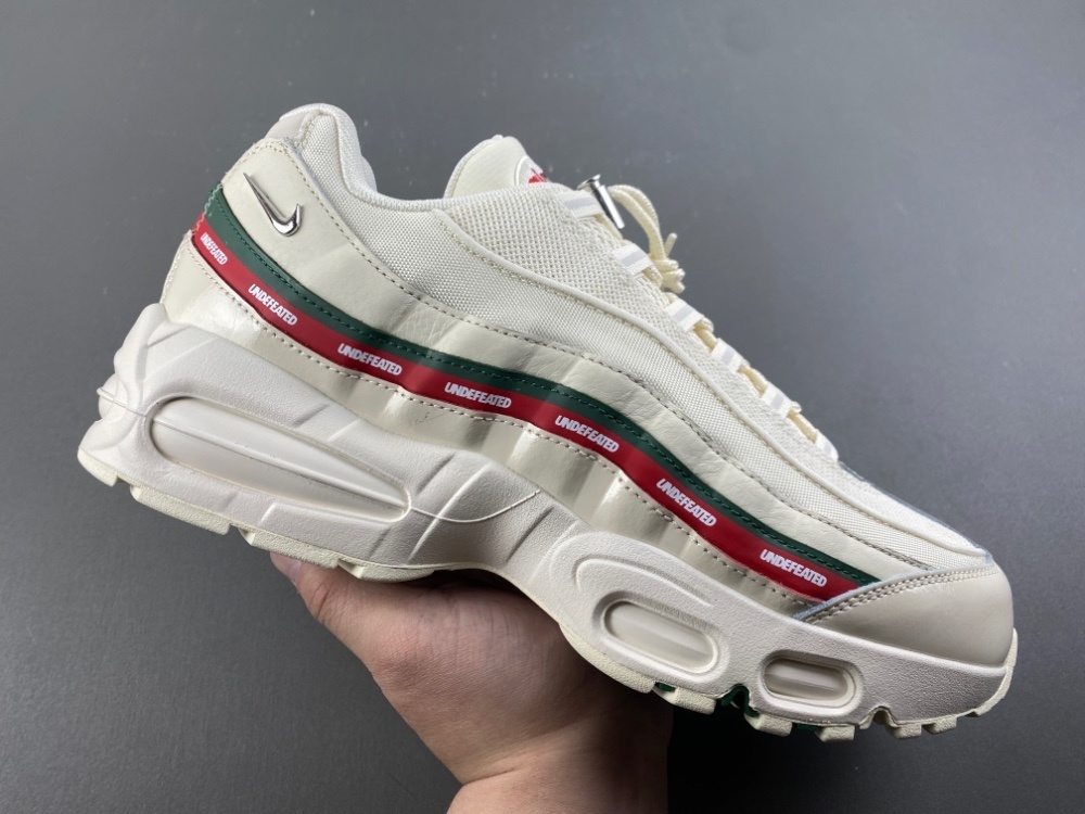Air Max 95 x UNDEFEATED