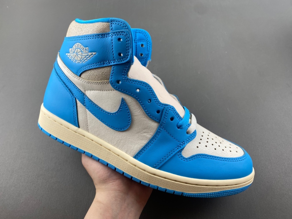 Air Jordan 1 High OG“UNC Reimagined”