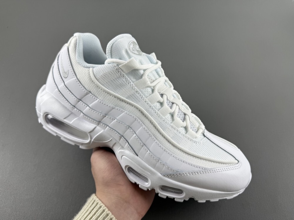 Air Max 95 x UNDEFEATED