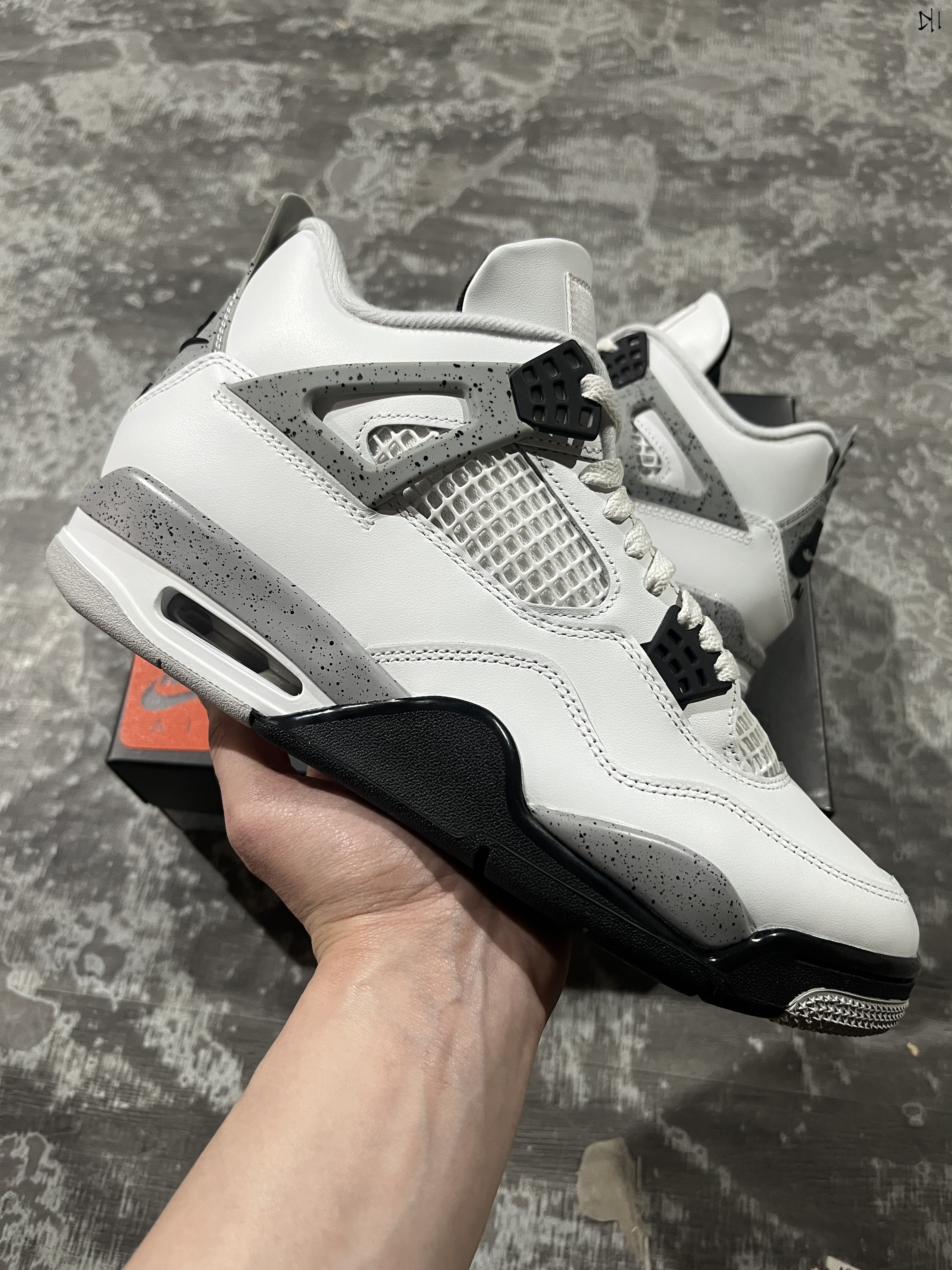 Air jordan4 白水泥