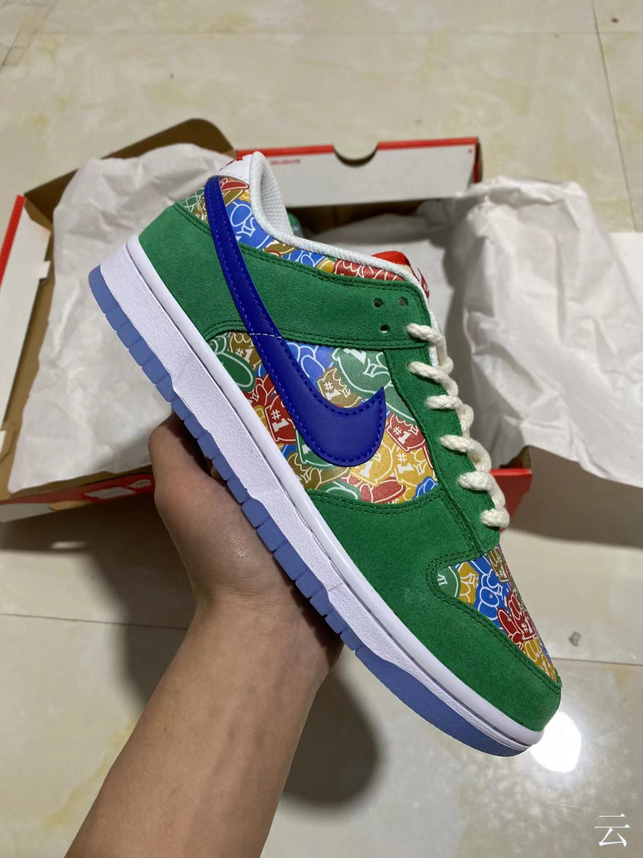 Nike Dunk Low“Foam Finger”