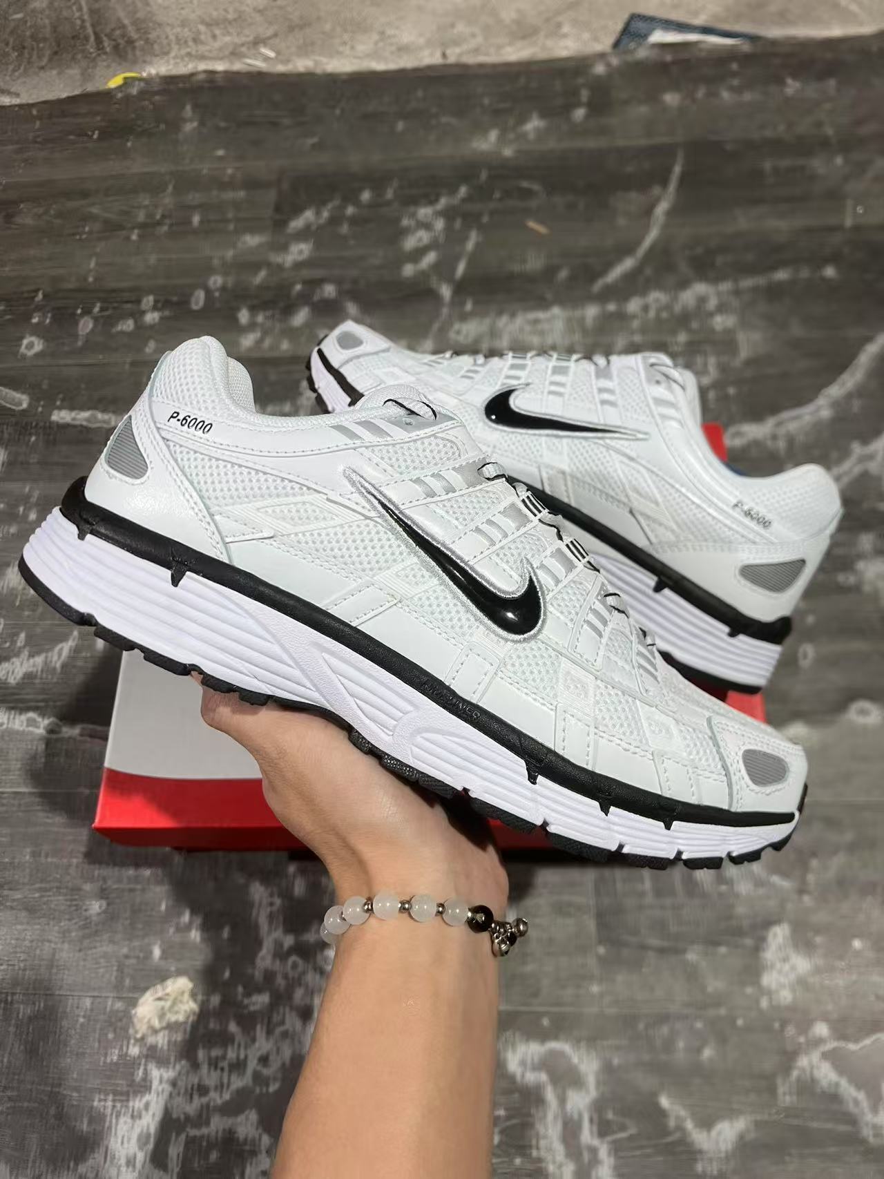 F2-NIKE  P-6000