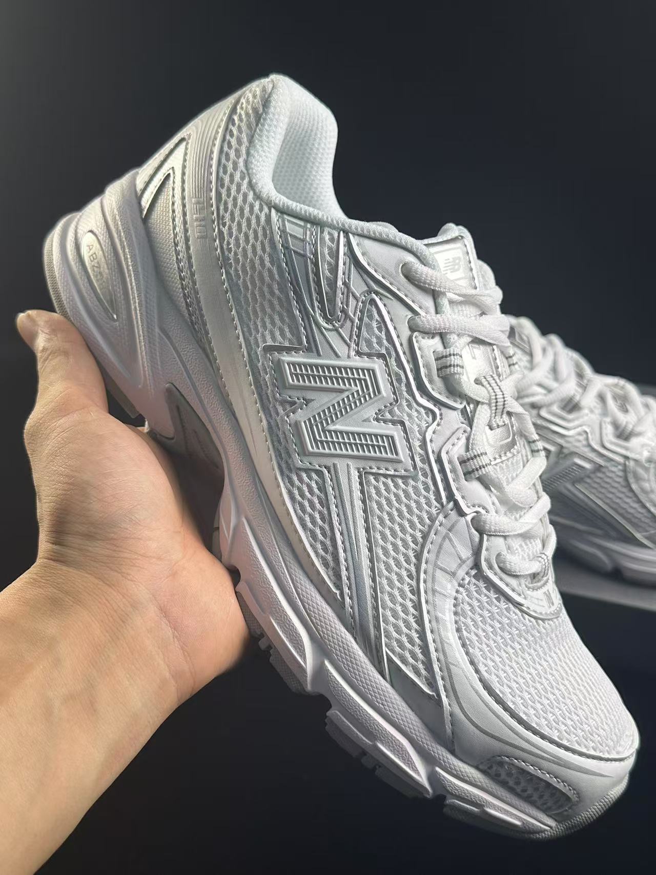 NB740