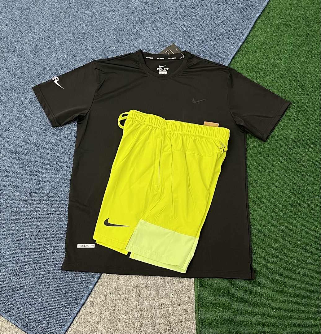 Sportswear Club Tee V203