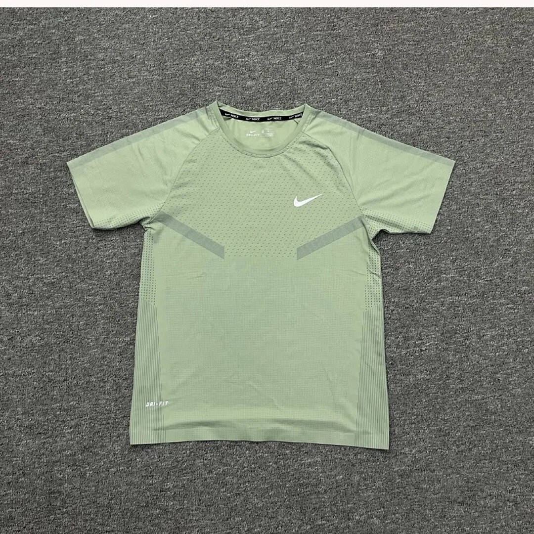 Activewear Graphic Tee V221