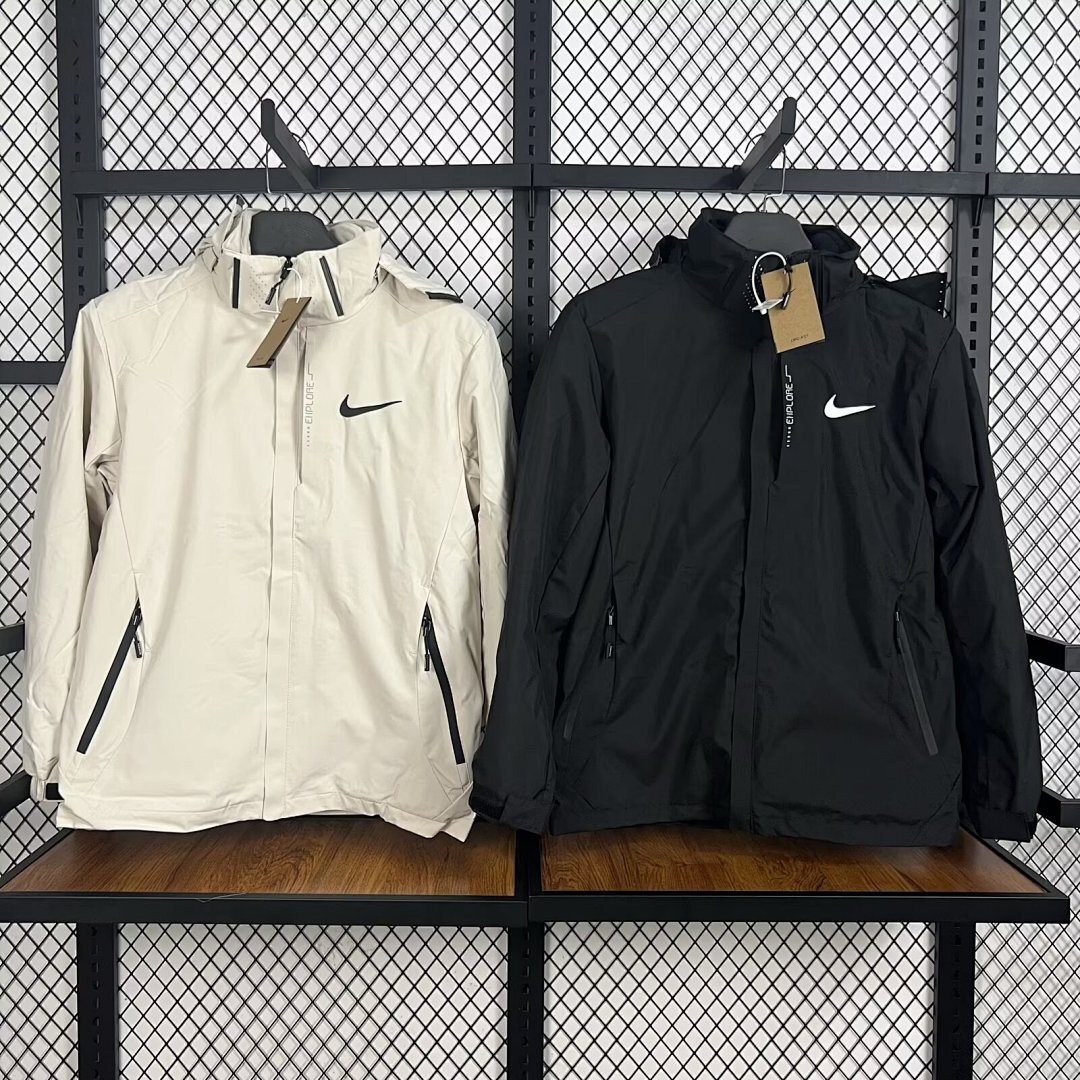 Woven Track Shorts V225