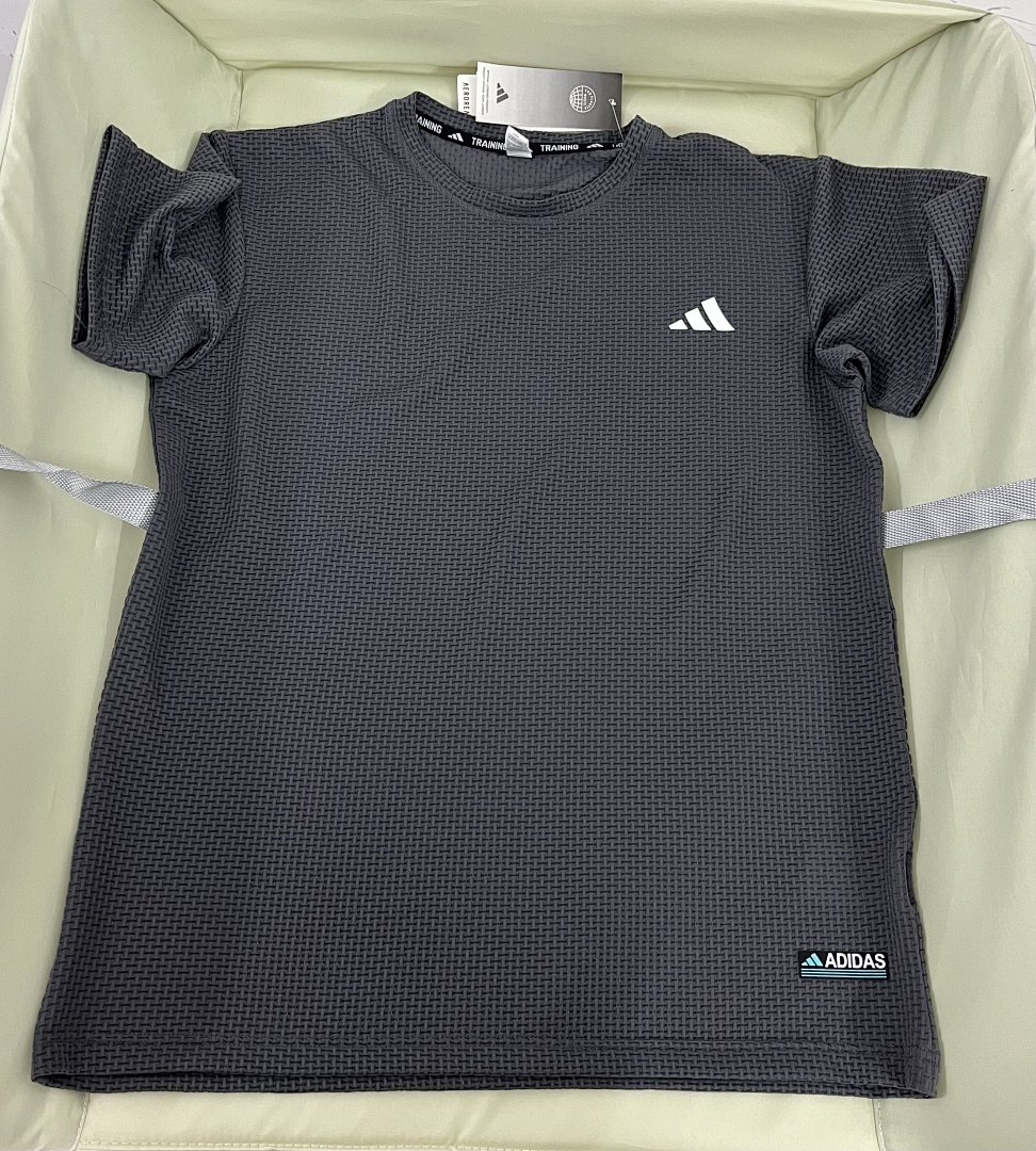 Sportswear Club Tee V232