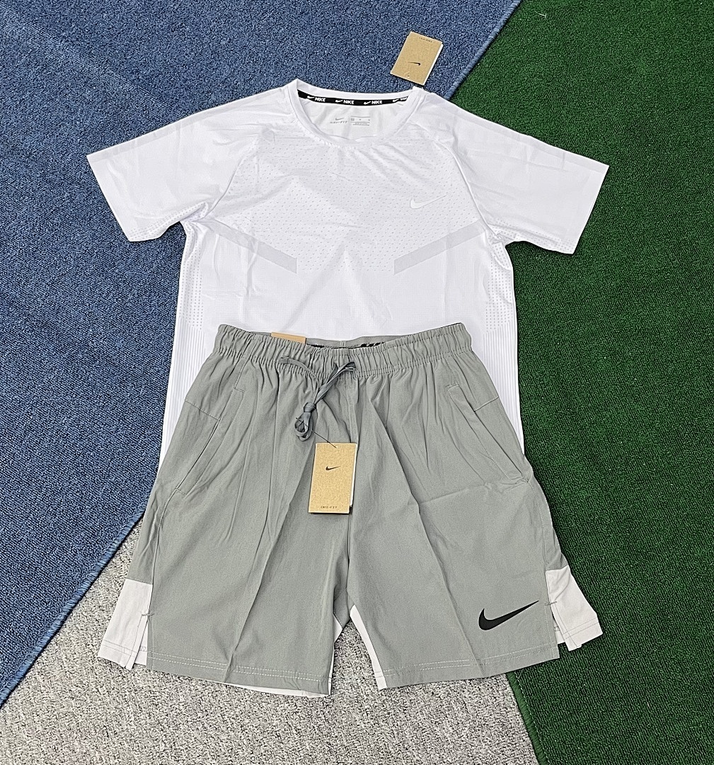 Essential Sport Tee V235