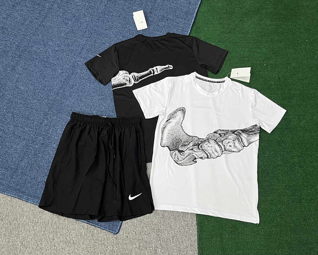 Woven Track Shorts V262
