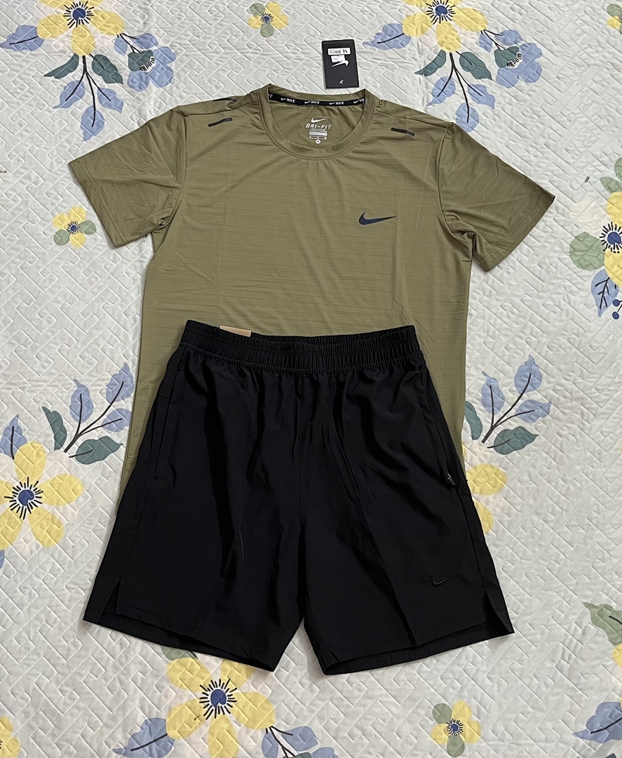 Activewear Graphic Tee V263