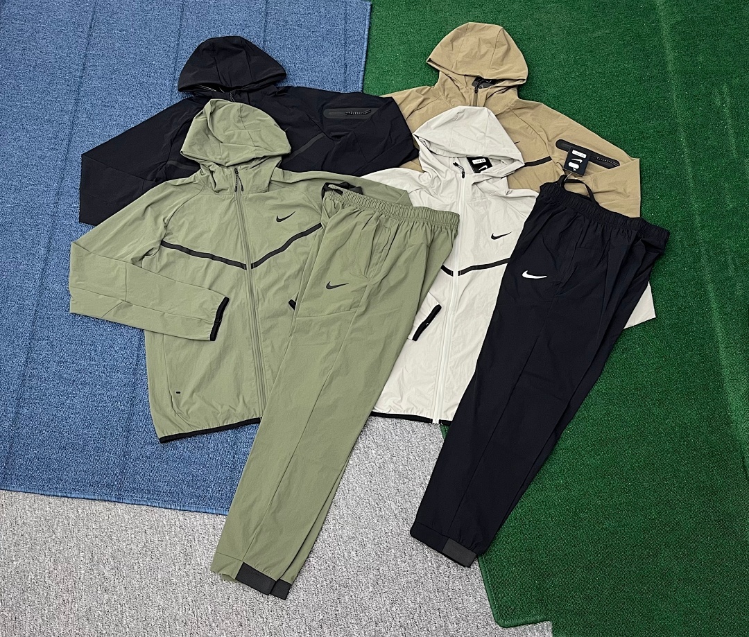 Activewear Graphic Tee V275