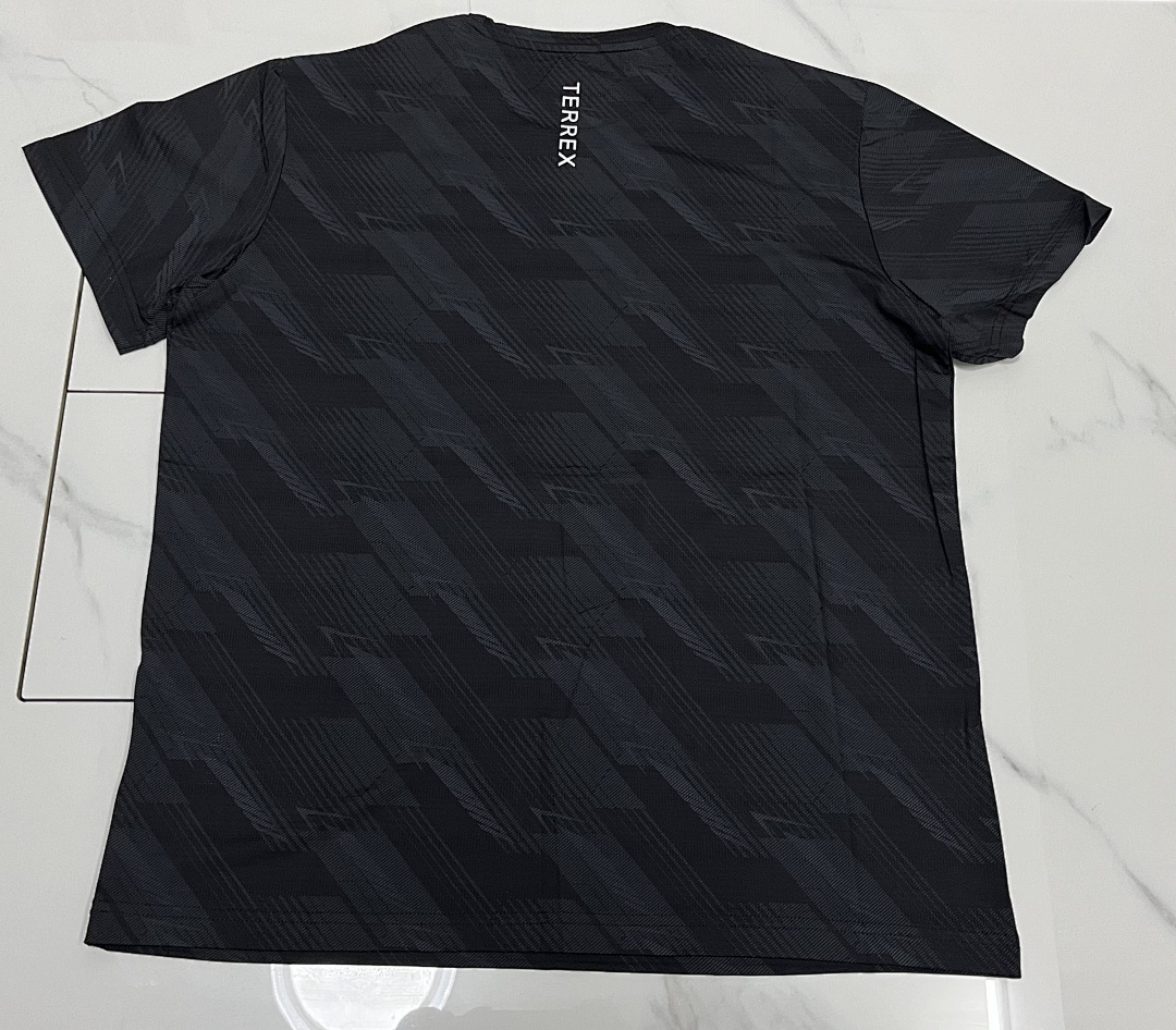 Sportswear Club Tee V278