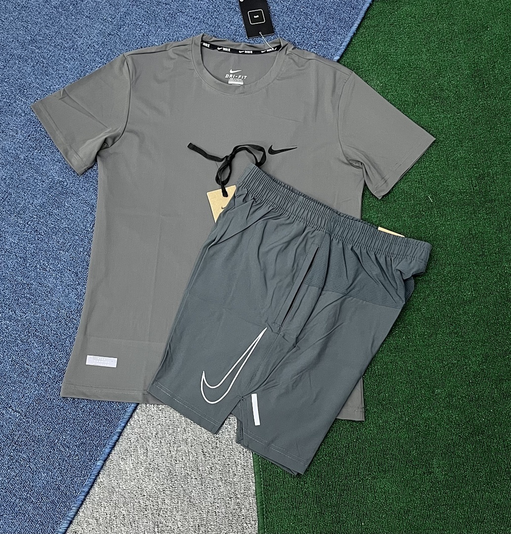 Activewear Graphic Tee V294