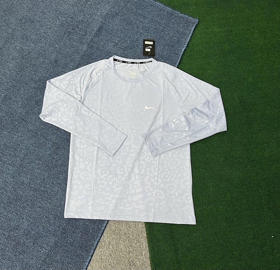 Sportswear Club Tee V301