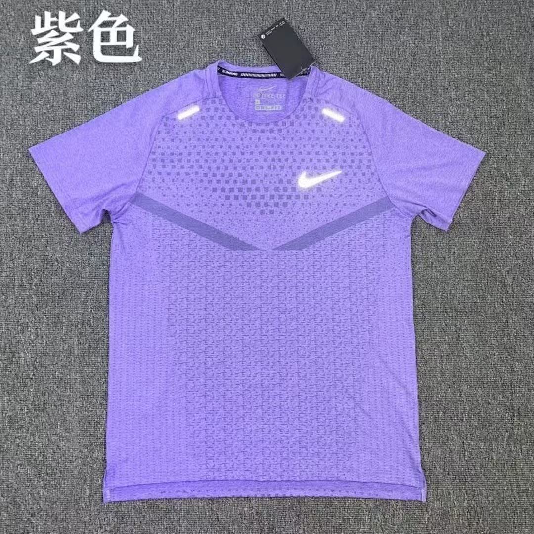 Sportswear Club Tee V309