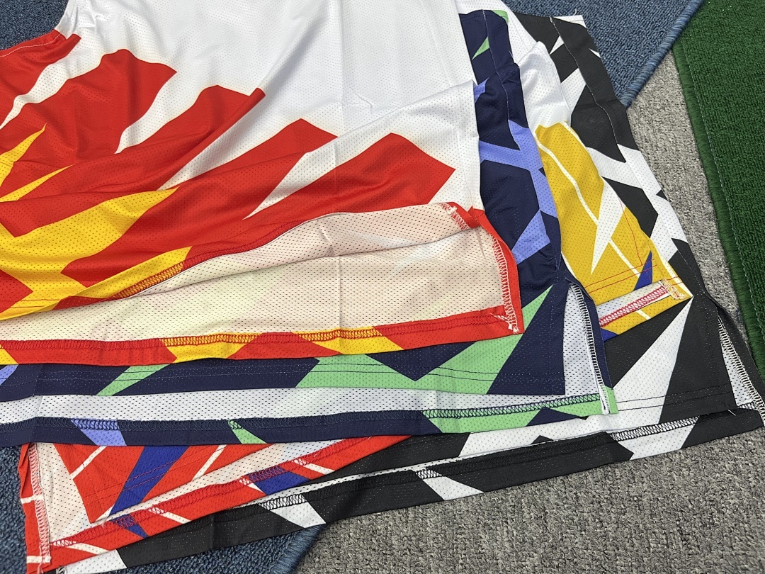 Woven Track Shorts V315