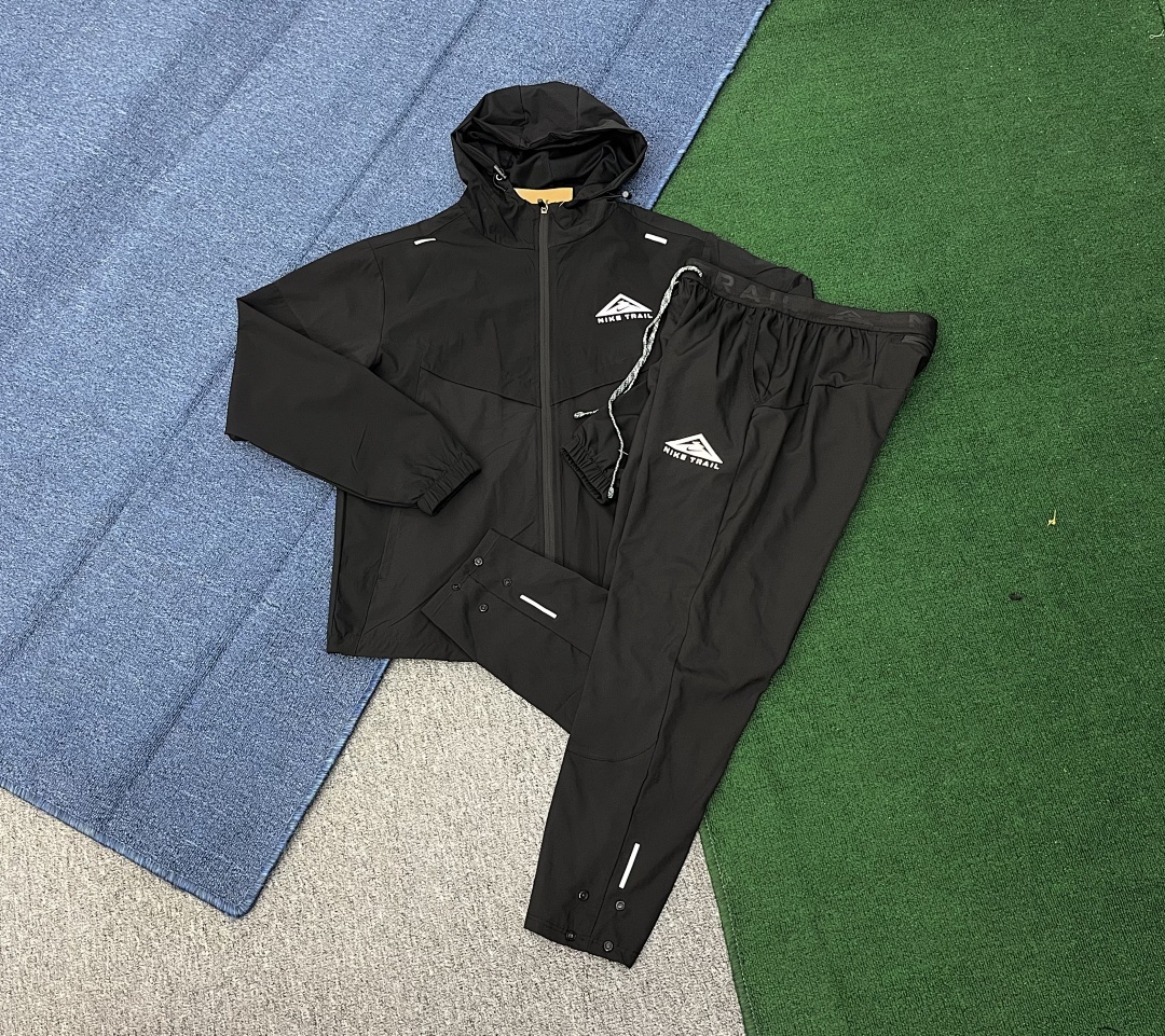 Woven Track Shorts V317