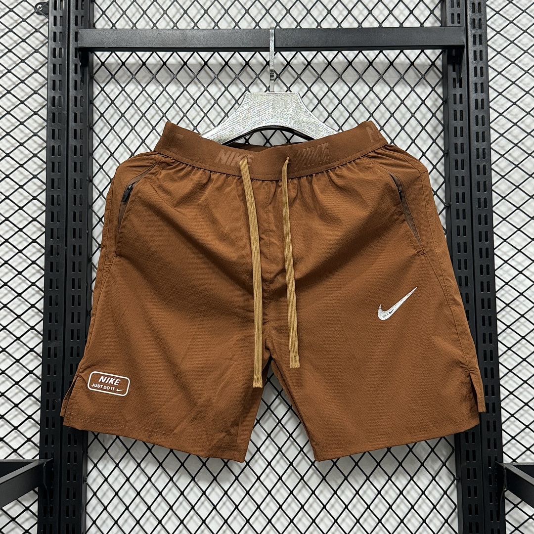 Sportswear Club Tee V320