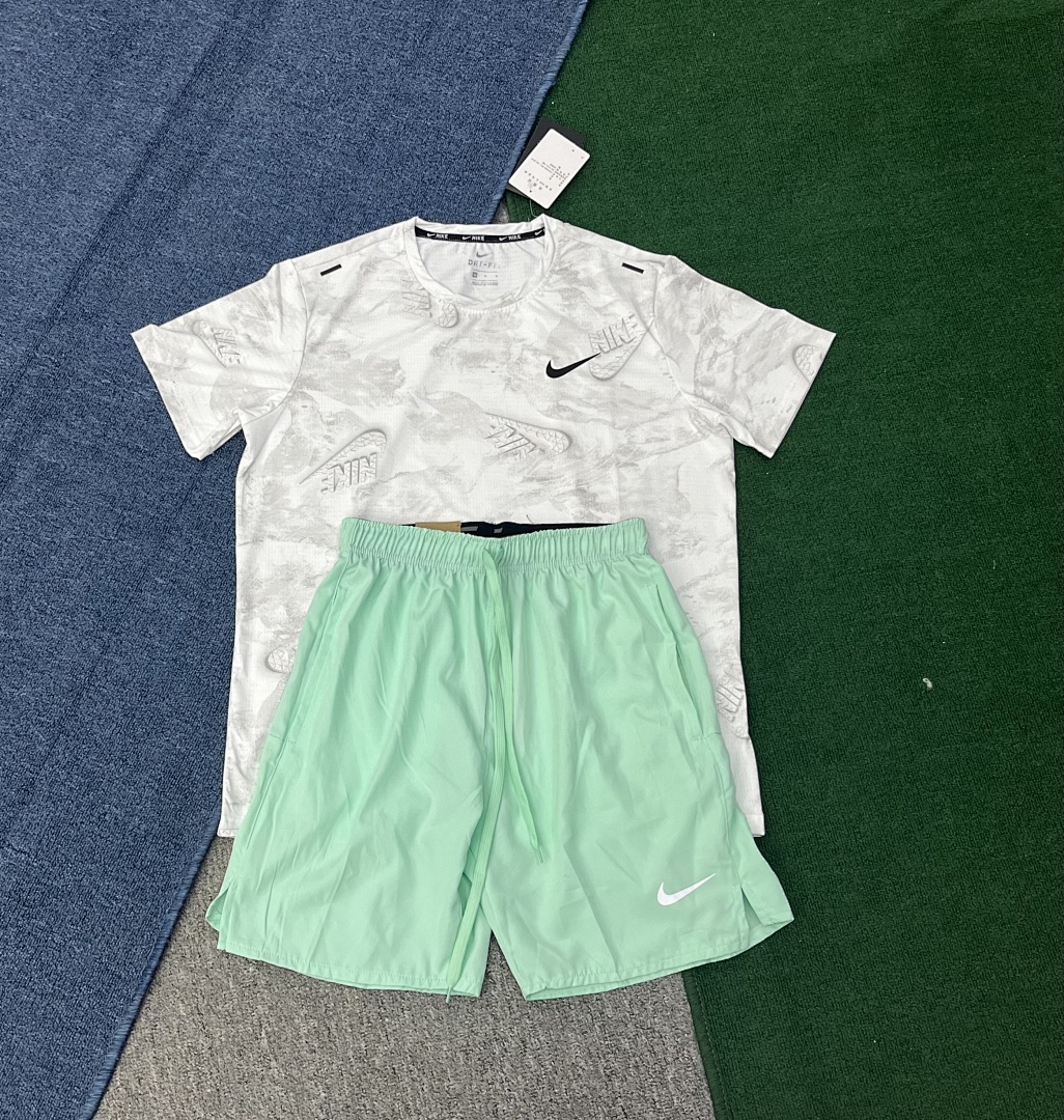 Essential Sport Tee V322